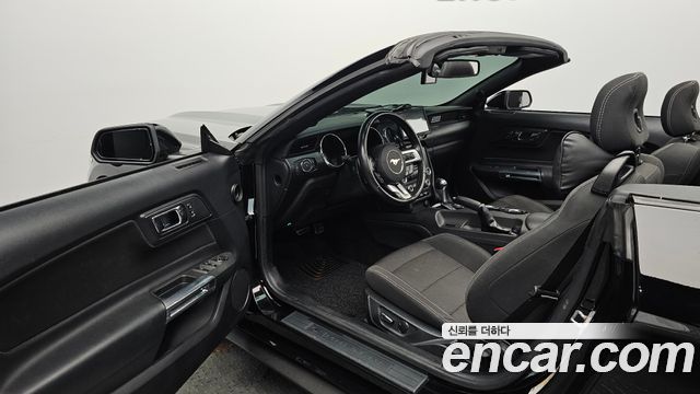 Ford Mustang Convertible 2016 — фото 10