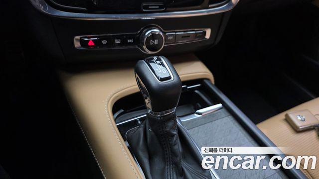 Volvo V90 Cross Country D5 PRO AWD 2018 — фото 9