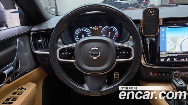 Volvo V90 Cross Country D5 PRO AWD 2018 — фото 13
