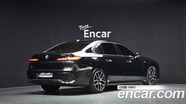 BMW 7 Series (G70) 740i sDrive M Sport 2023 — фото 2
