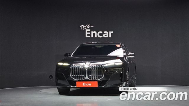 BMW 7 Series (G70) 740i sDrive M Sport 2023 — фото 3