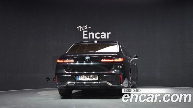 BMW 7 Series (G70) 740i sDrive M Sport 2023 — фото 4