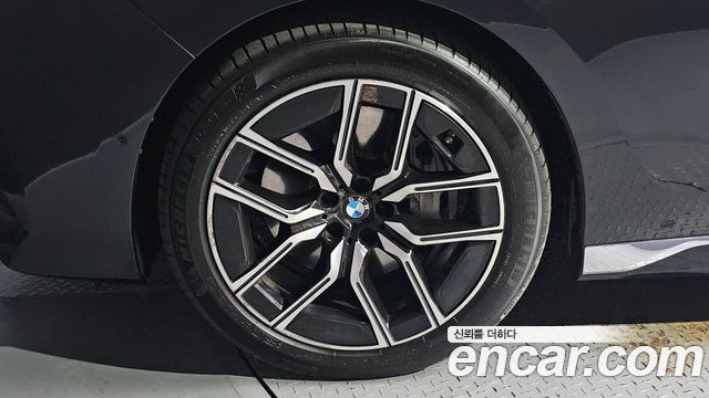 BMW 7 Series (G70) 740i sDrive M Sport 2023 — фото 5