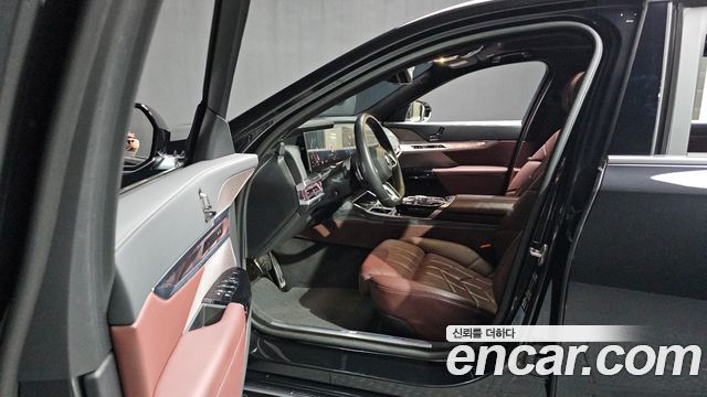 BMW 7 Series (G70) 740i sDrive M Sport 2023 — фото 10