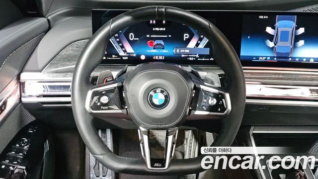 BMW 7 Series (G70) 740i sDrive M Sport 2023 — фото 11