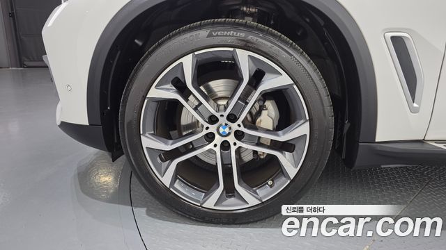 BMW X5 (G05) xDrive 40i xLine 2022 — фото 5