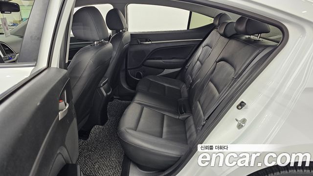 Hyundai Avante (AD) 1.6 GDI Value Plus 2017 — фото 12