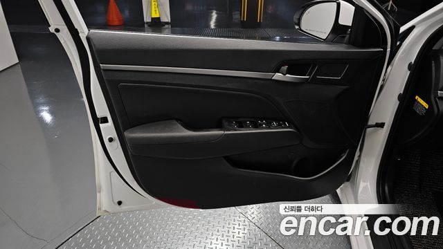 Hyundai Avante (AD) 1.6 GDI Value Plus 2017 — фото 24