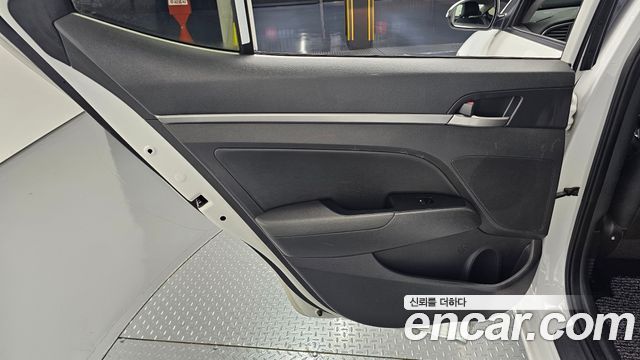 Hyundai Avante (AD) 1.6 GDI Value Plus 2017 — фото 25