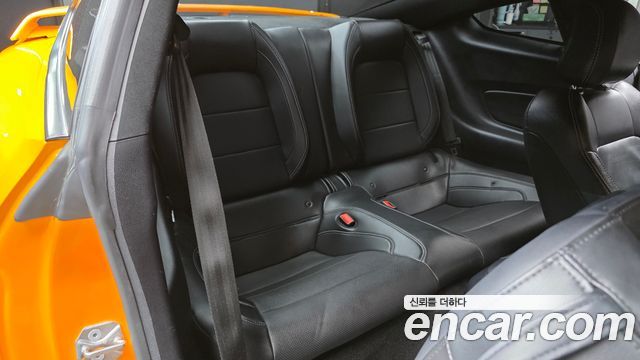 Ford Mustang Coupe 2019 — фото 12