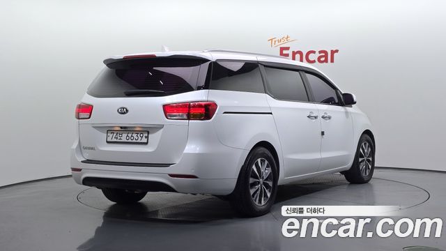 Kia Carnival 11-seater Prestige 2016 — фото 2