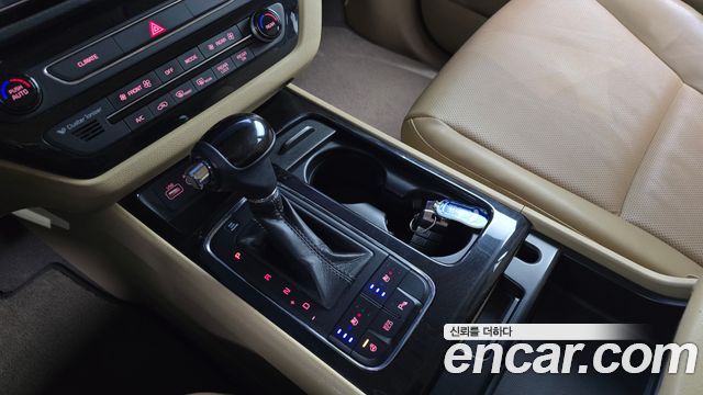Kia Carnival 11-seater Prestige 2016 — фото 9