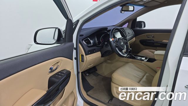 Kia Carnival 11-seater Prestige 2016 — фото 10