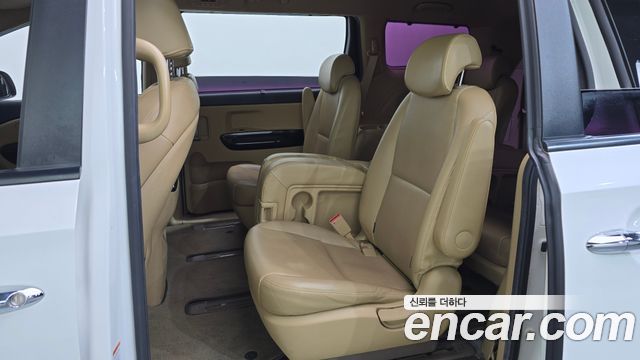 Kia Carnival 11-seater Prestige 2016 — фото 11
