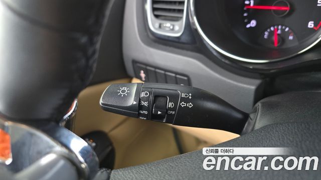 Kia Carnival 11-seater Prestige 2016 — фото 12