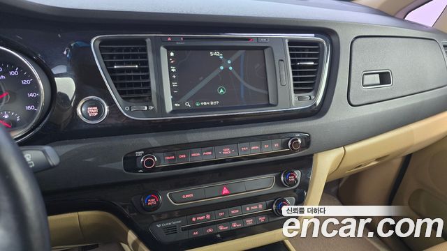 Kia Carnival 11-seater Prestige 2016 — фото 14