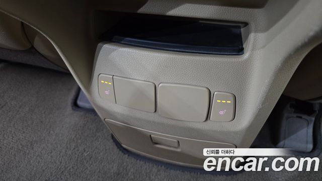 Kia Carnival 11-seater Prestige 2016 — фото 17