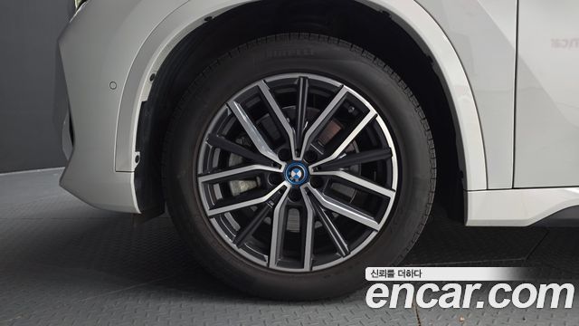 BMW iX1 (U11) xDrive 30 M Sport 2023 — фото 5