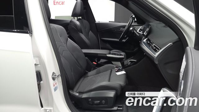 BMW iX1 (U11) xDrive 30 M Sport 2023 — фото 11