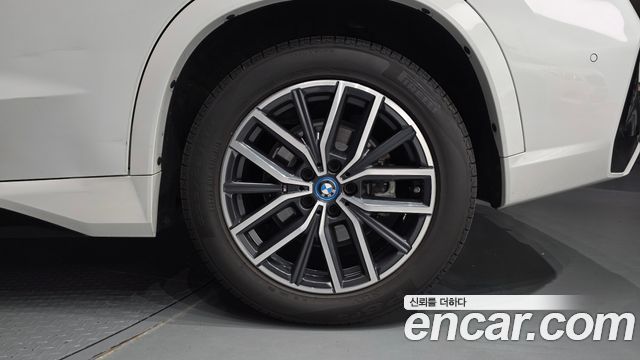 BMW iX1 (U11) xDrive 30 M Sport 2023 — фото 21