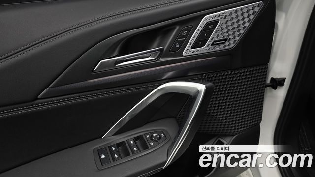 BMW iX1 (U11) xDrive 30 M Sport 2023 — фото 32