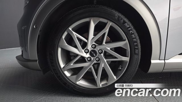 Genesis GV60 Standard AWD 2022 — фото 5