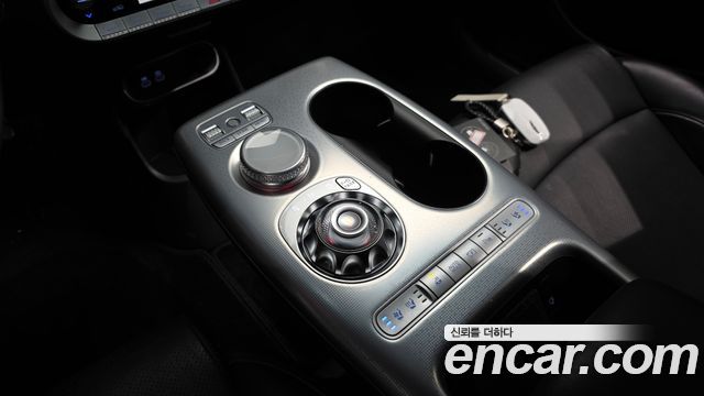 Genesis GV60 Standard AWD 2022 — фото 9