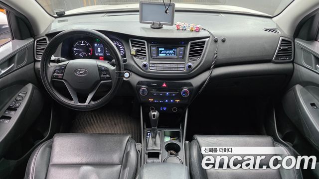 Hyundai Tucson Diesel 2.0 2WD Style 2016 — фото 7