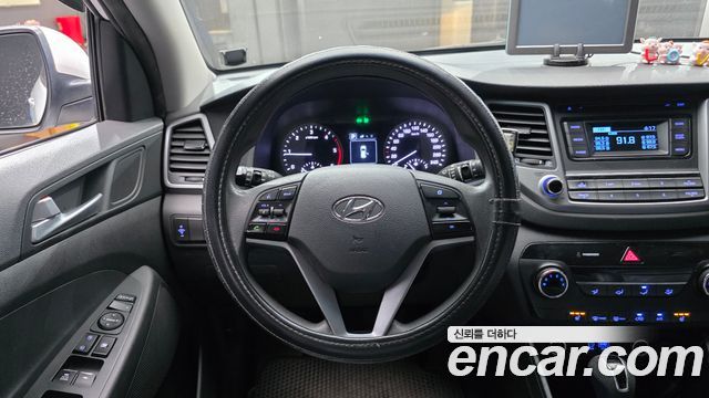 Hyundai Tucson Diesel 2.0 2WD Style 2016 — фото 13