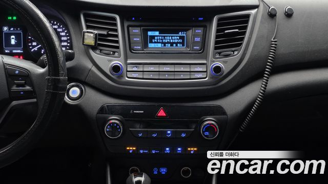 Hyundai Tucson Diesel 2.0 2WD Style 2016 — фото 18