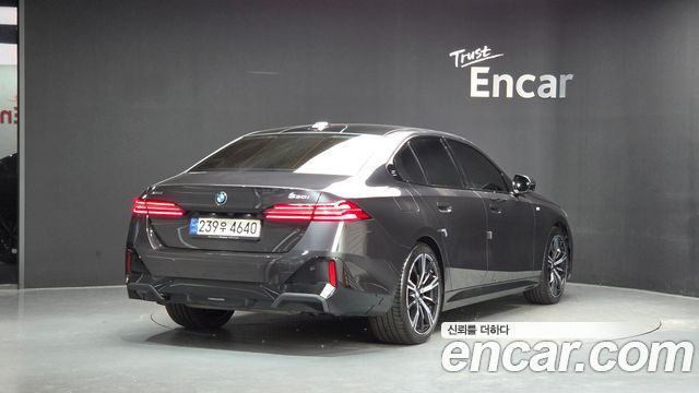 BMW 5 Series (G60) 530i xDrive M Sport 2024 — фото 2