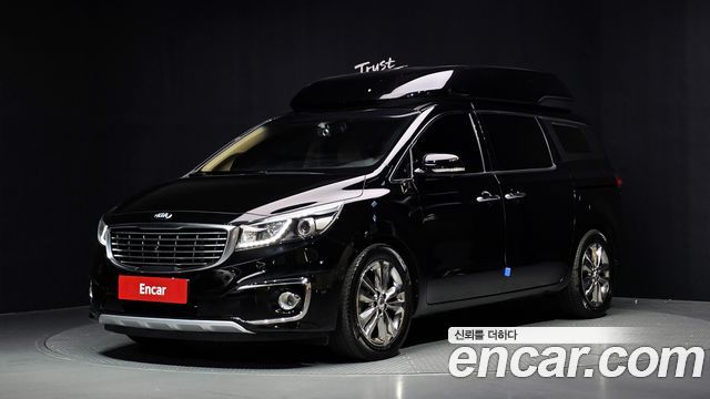Kia Carnival 7-seater Hi-limousine VIP