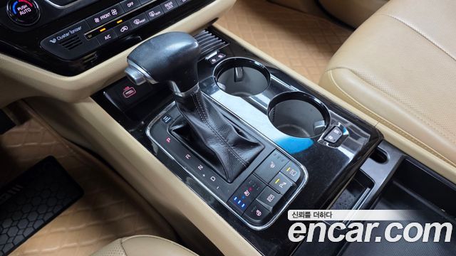 Kia Carnival 7-seater Hi-limousine VIP 2018 — фото 9