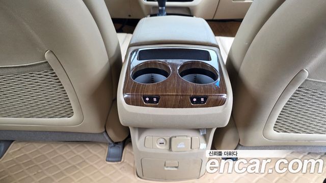 Kia Carnival 7-seater Hi-limousine VIP 2018 — фото 18