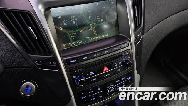 Hyundai Sonata Hybrid 2.0 Premium 2014 — фото 13