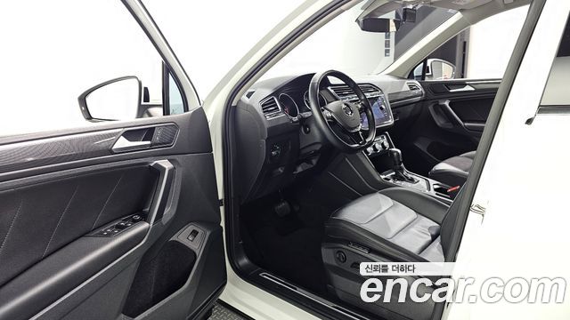 Volkswagen Tiguan (II) 2.0 TDI Premium 2020 — фото 10