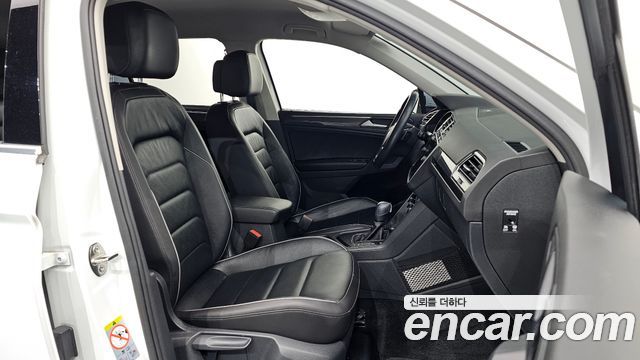 Volkswagen Tiguan (II) 2.0 TDI Premium 2020 — фото 11