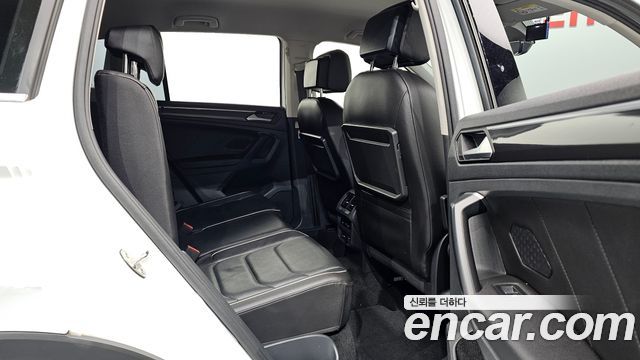 Volkswagen Tiguan (II) 2.0 TDI Premium 2020 — фото 12