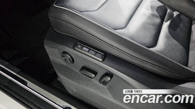 Volkswagen Tiguan (II) 2.0 TDI Premium 2020 — фото 14