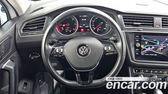 Volkswagen Tiguan (II) 2.0 TDI Premium 2020 — фото 15