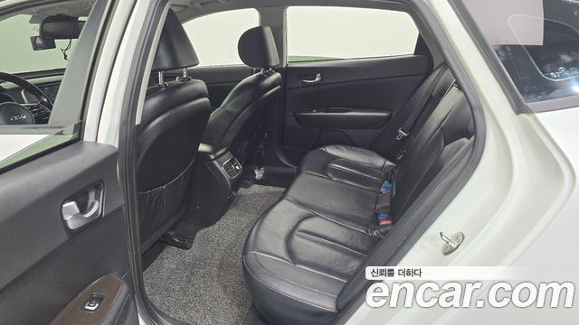 Kia K5 (II) 2.0 Prestige 2019 — фото 11