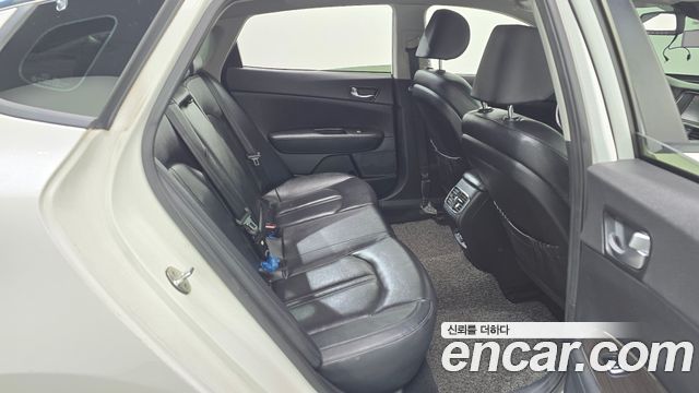 Kia K5 (II) 2.0 Prestige 2019 — фото 20