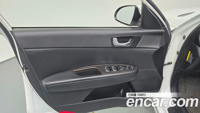 Kia K5 (II) 2.0 Prestige 2019 — фото 24