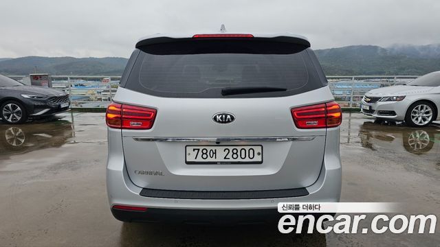 Kia Carnival 11-Seater Prestige 2019 — фото 2