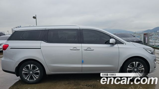 Kia Carnival 11-Seater Prestige 2019 — фото 4