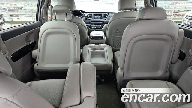 Kia Carnival 11-Seater Prestige 2019 — фото 5