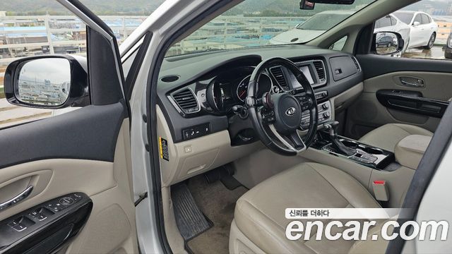 Kia Carnival 11-Seater Prestige 2019 — фото 9