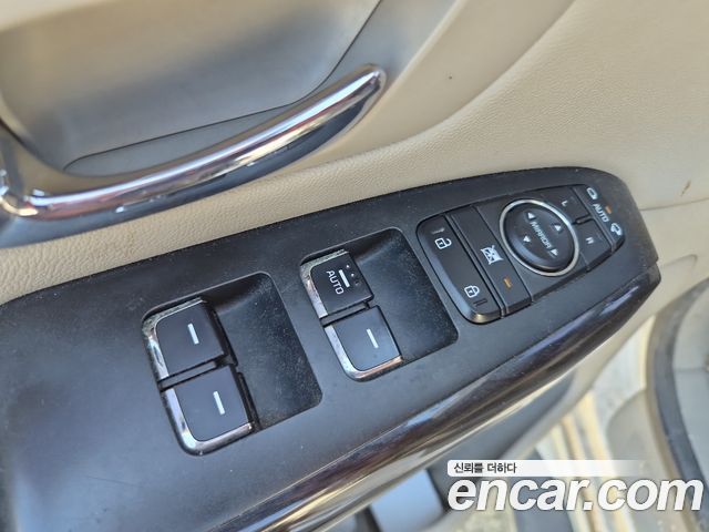 Kia Carnival 7-seater Limousine Magic Space 2018 — фото 8