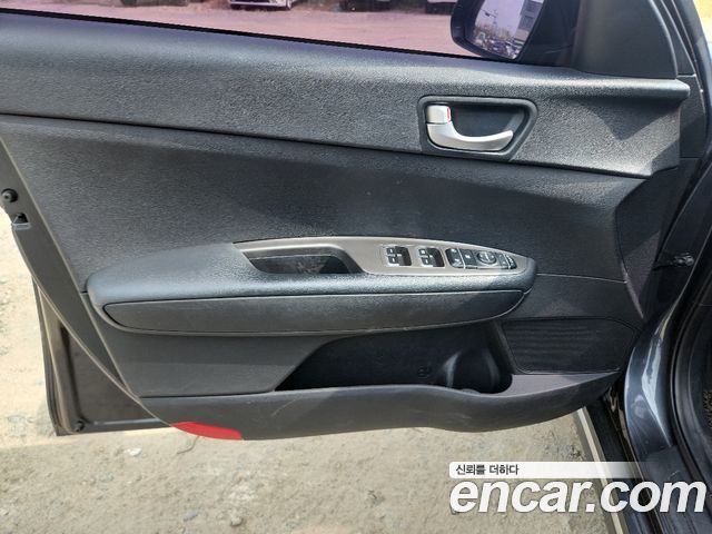 Kia K5 (II) 2.0 Luxury 2019 — фото 17