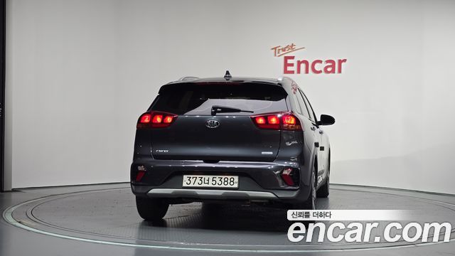 Kia Niro 1.6 HEV Luxury 2020 — фото 4